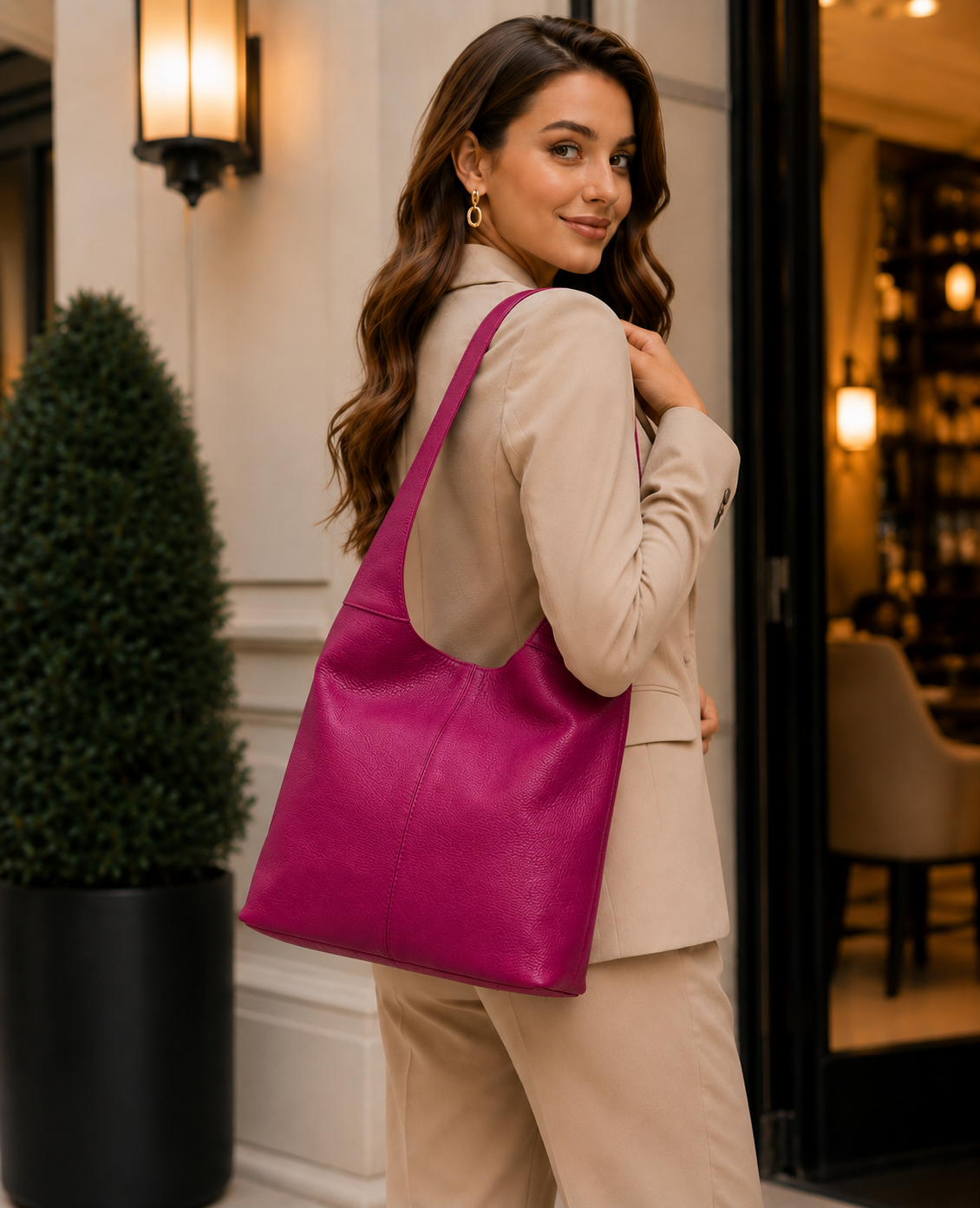 Geanta Dama din Piele Naturala cu 3 Compartimente - Eleganta, Incapatoare si Practica 34 x 17 x 34 cm